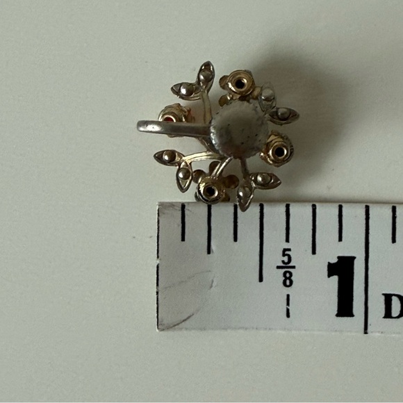 Vintage 1960s Floral Wreath Brooch & Earrings Set-Multi-Color Enamel/Faux Pearl - Picture 15 of 16